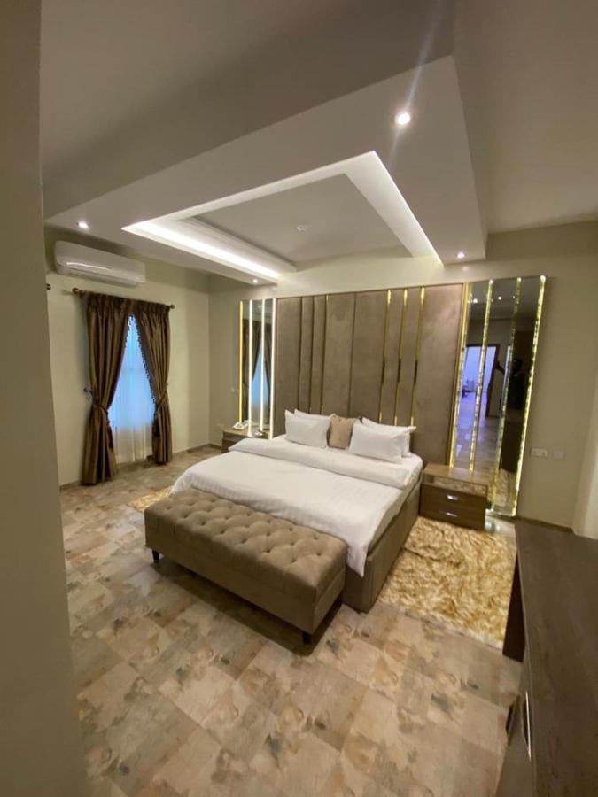 Hotel God's Touch Signature