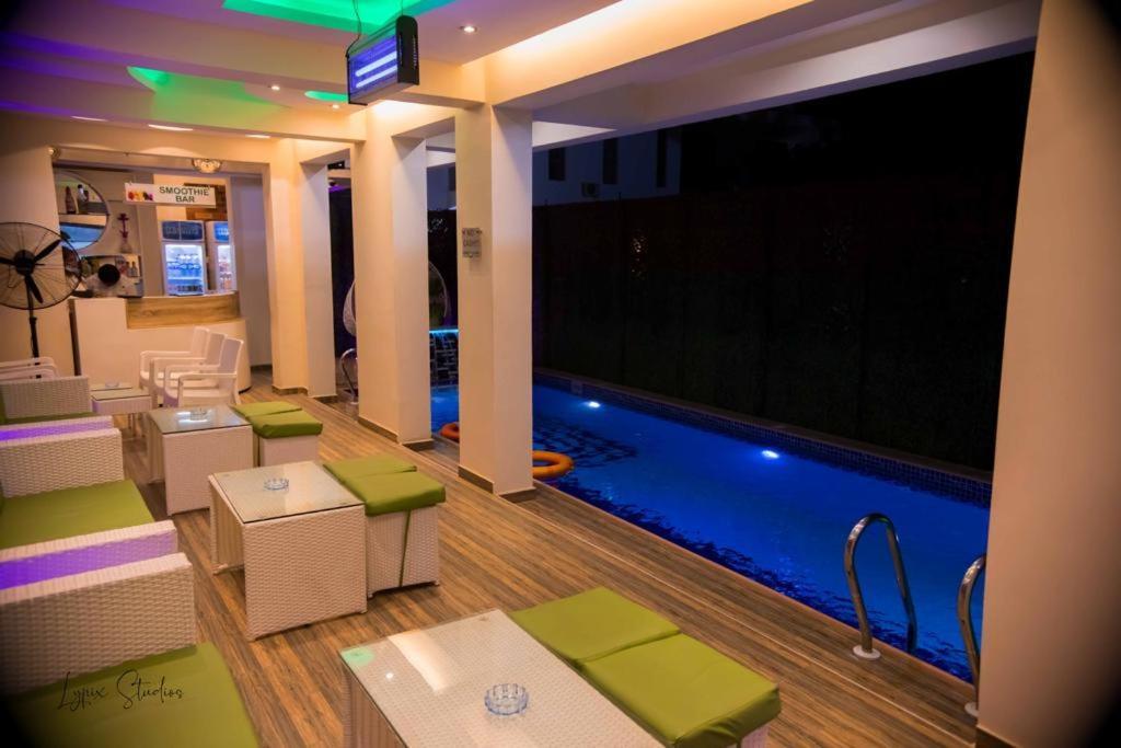 God's Touch Signature Hotel 4*