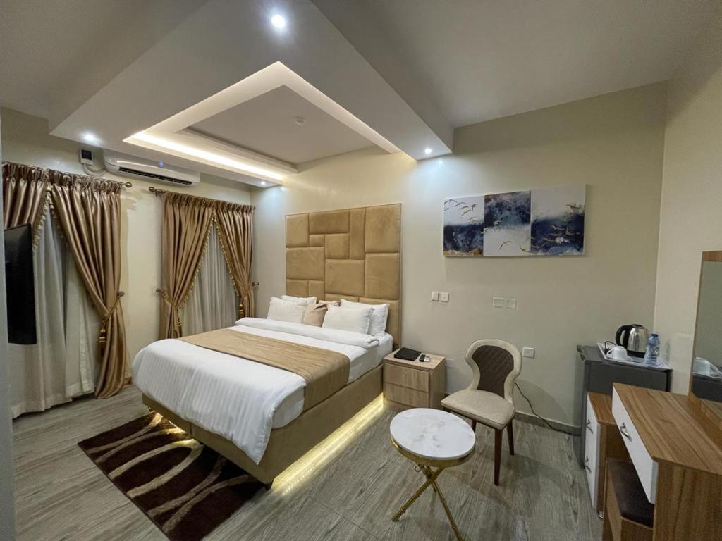 God's Touch Signature Hotel 4*